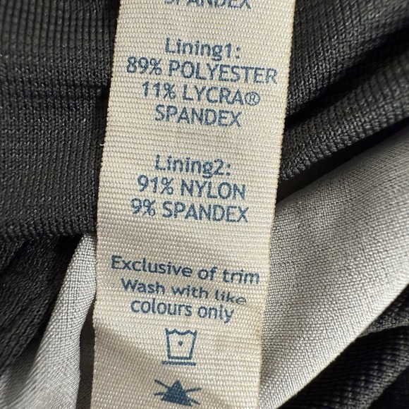 Lululemon Speed Short Curious Jungle Black Red Green Floral Size 2 Euc - Picture 12 of 12